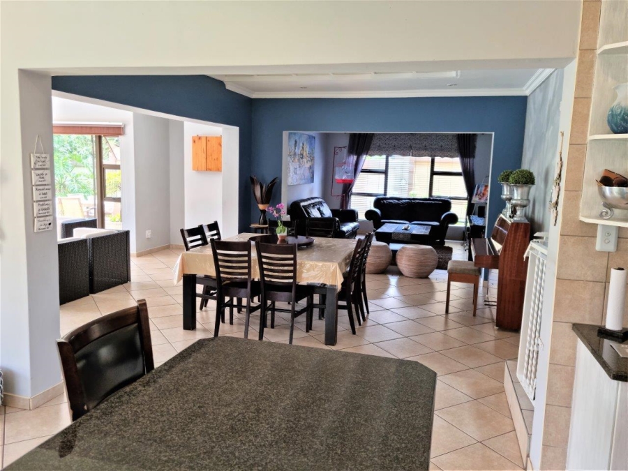 5 Bedroom Property for Sale in Melodie North West